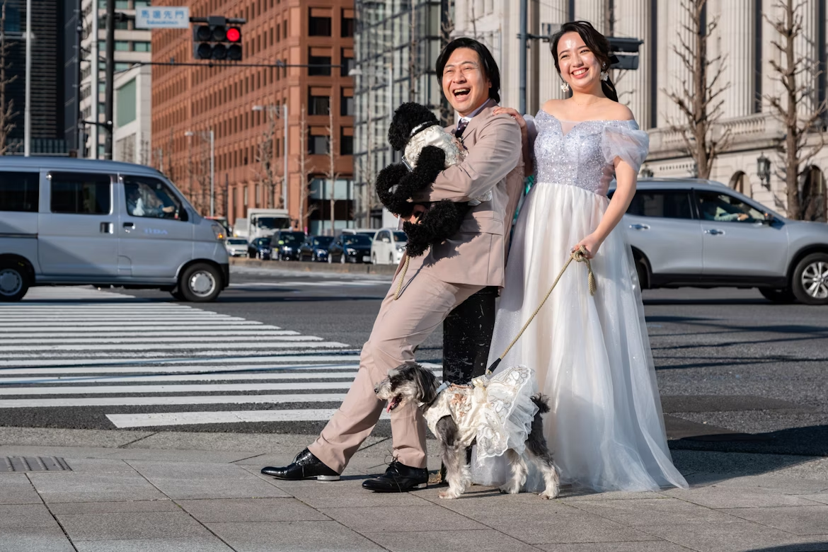 What to Expect When Planning a Wedding That Breaks All the Traditions